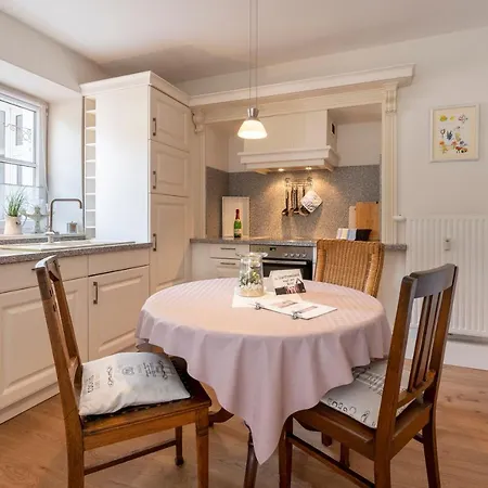 Apartment Ferienwohnung Baumfalk Krummhoern